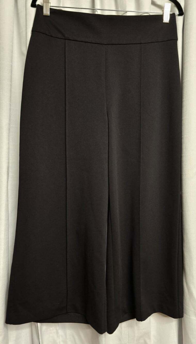 Women’s Candie's Black Wide Leg Cropped Knit Pants Size Medium Pull On